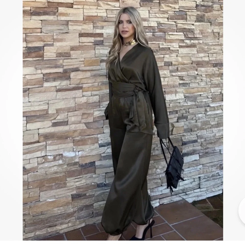 Zara NWT satin effect bloomer jumpsuit ZW Collection 9018/680 - Picture 2 of 13